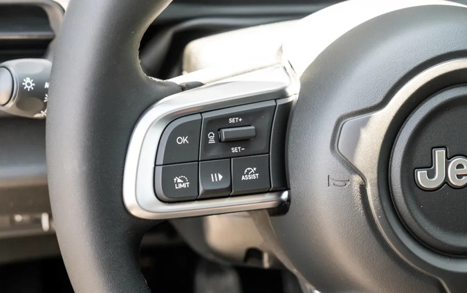Jeep Avenger cena 112294 przebieg: 5, rok produkcji 2023 z Poznań małe 379